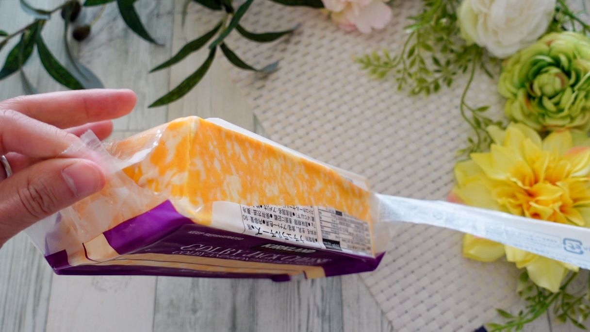 コストコ「コルビージャックチーズ」のカロリーや価格は？賞味期限、レシピまで解説！ ぱるとよ