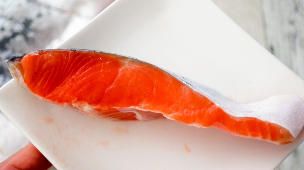 コストコ 銀鮭 はめちゃウマ コスパも最高でお得すぎる 美味しい焼き方 冷凍保存方法も解説 ぱるとよ